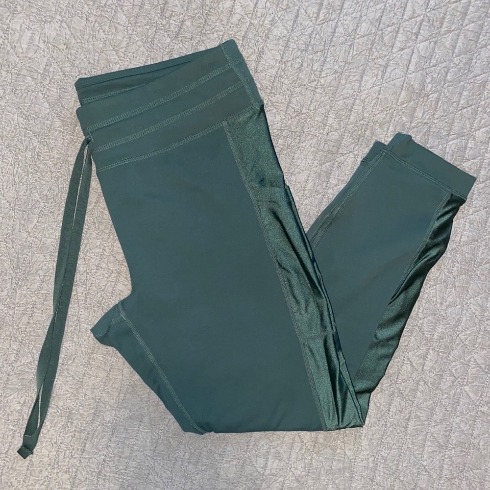 Fabletics High Waisted Leggings !!